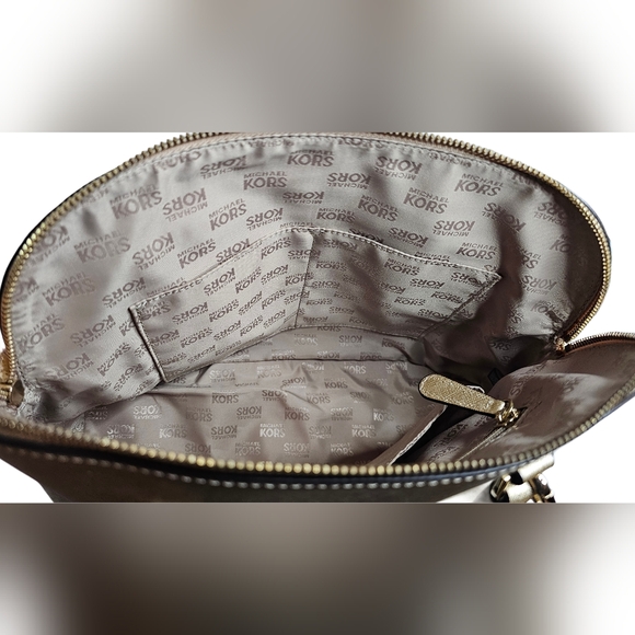 Michael Kors Cindy Large Pale Gold Dome Satchel Handbag Shoulder Tote Crossbody - Picture 12 of 12